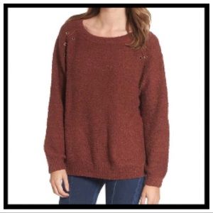 [debut] Comfy Sweater with Grommet Detail